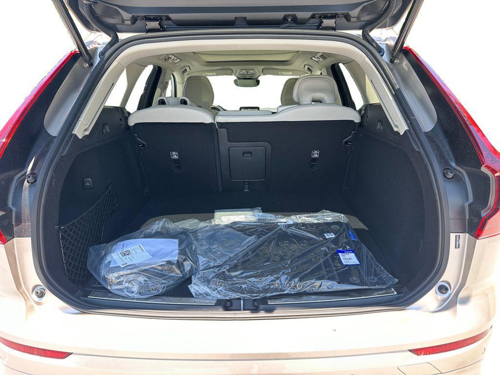 new 2026 Volvo XC60 Plug-In Hybrid car, priced at $75,473
