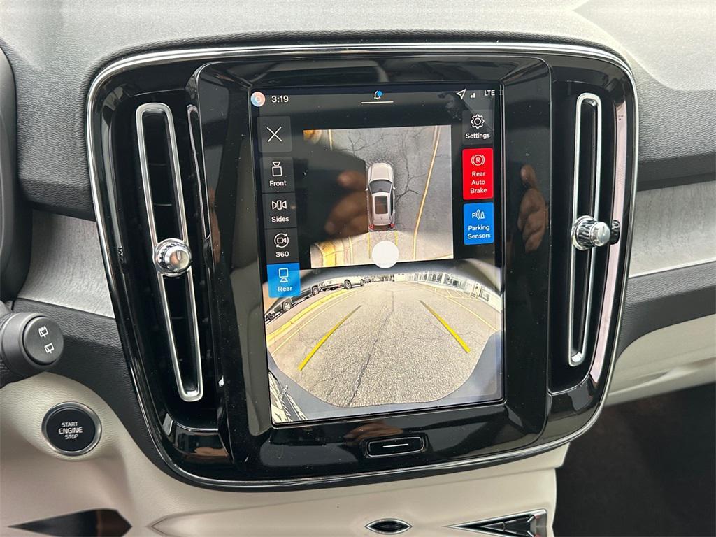 new 2026 Volvo XC40 car