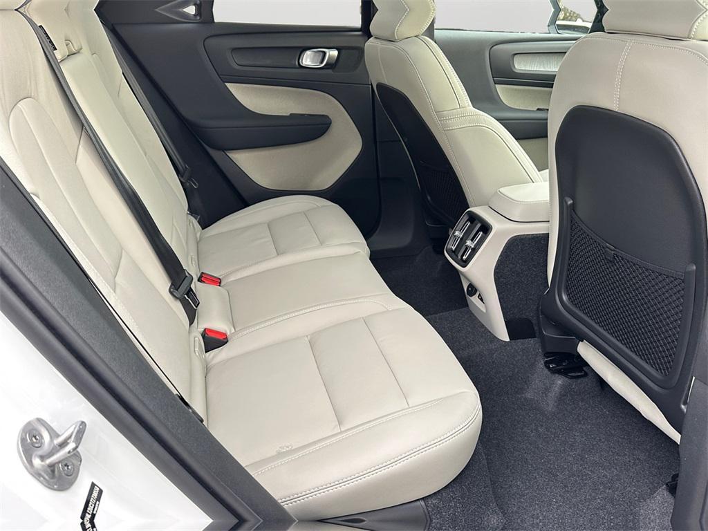 new 2026 Volvo XC40 car