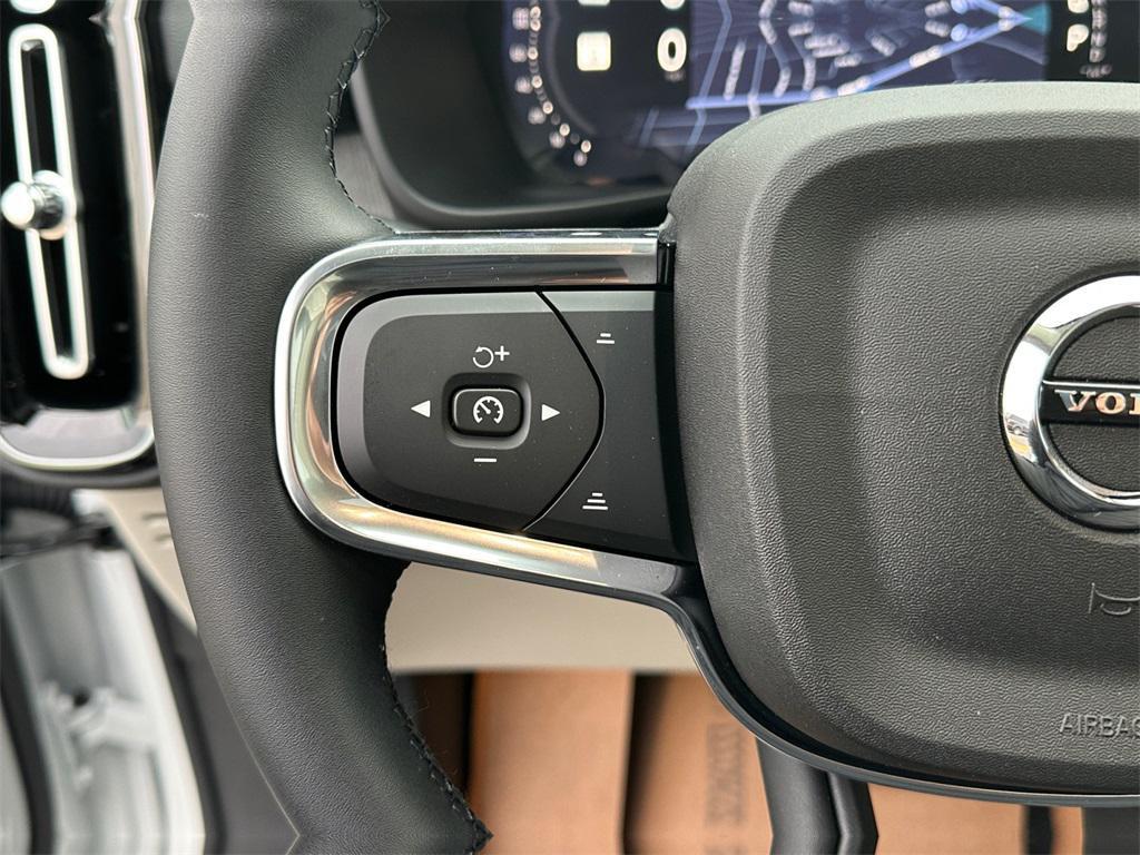 new 2026 Volvo XC40 car