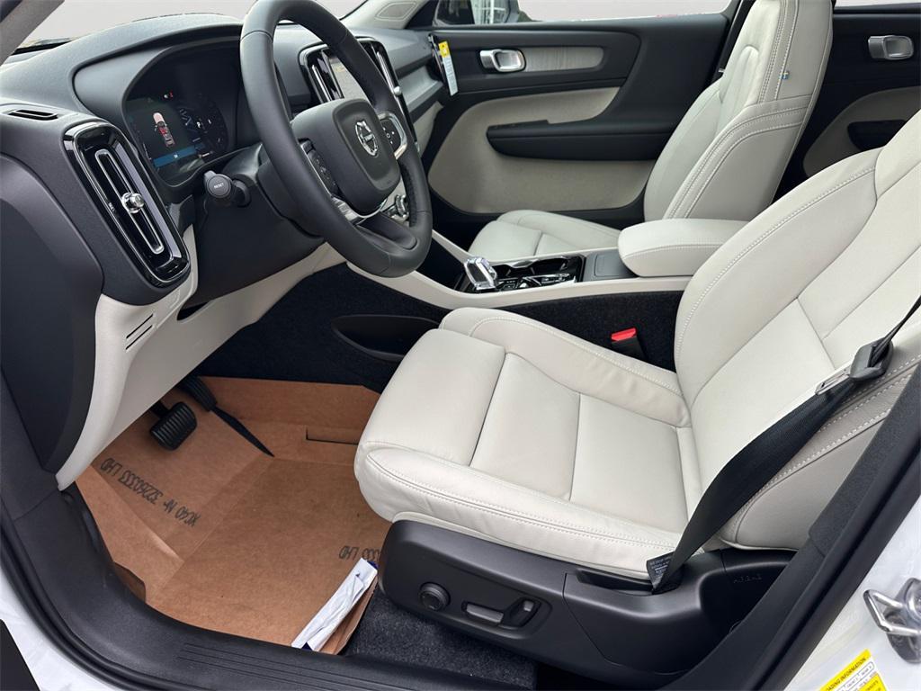 new 2026 Volvo XC40 car