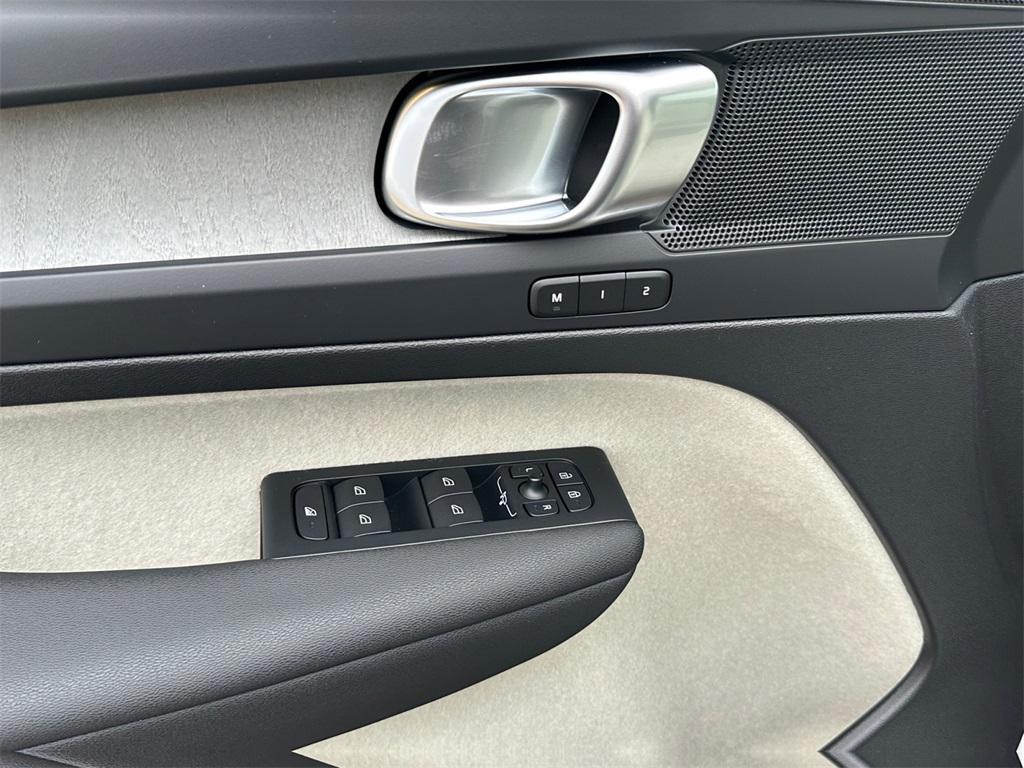 new 2026 Volvo XC40 car