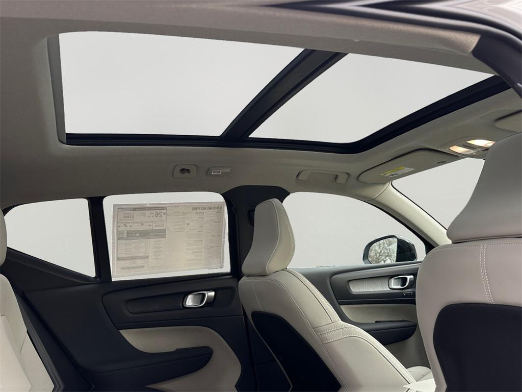 new 2026 Volvo XC40 car