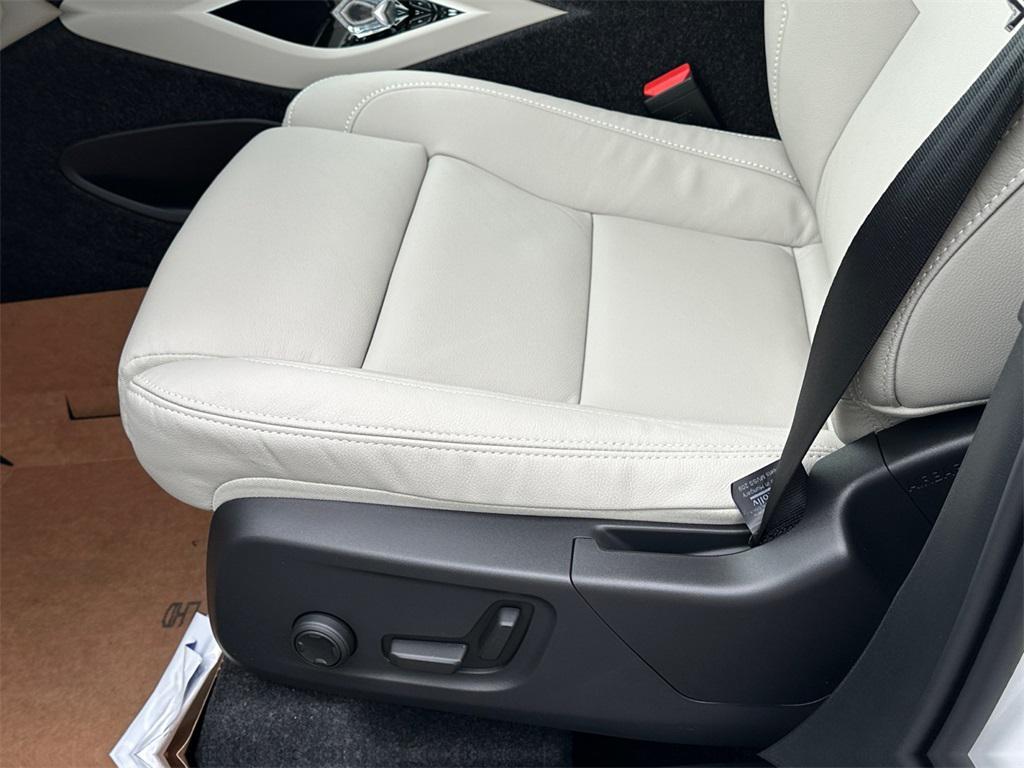 new 2026 Volvo XC40 car