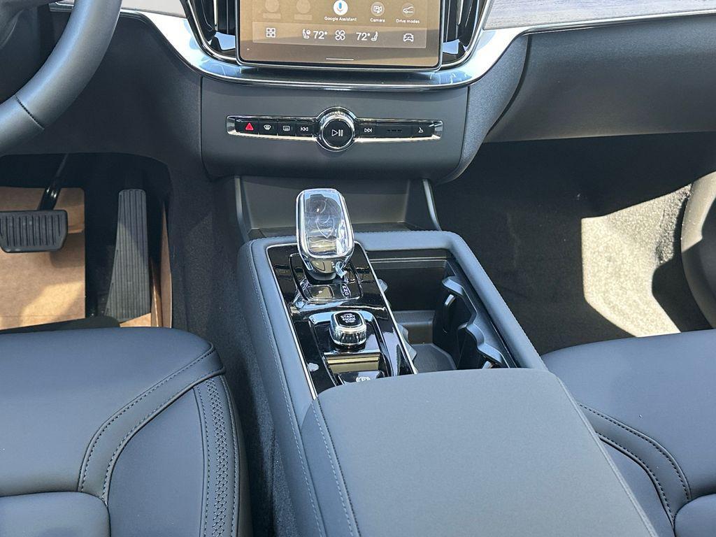 new 2026 Volvo XC90 Plug-In Hybrid car, priced at $80,045