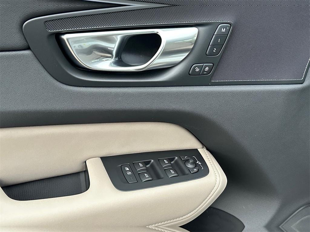 new 2026 Volvo XC60 car, priced at $47,995
