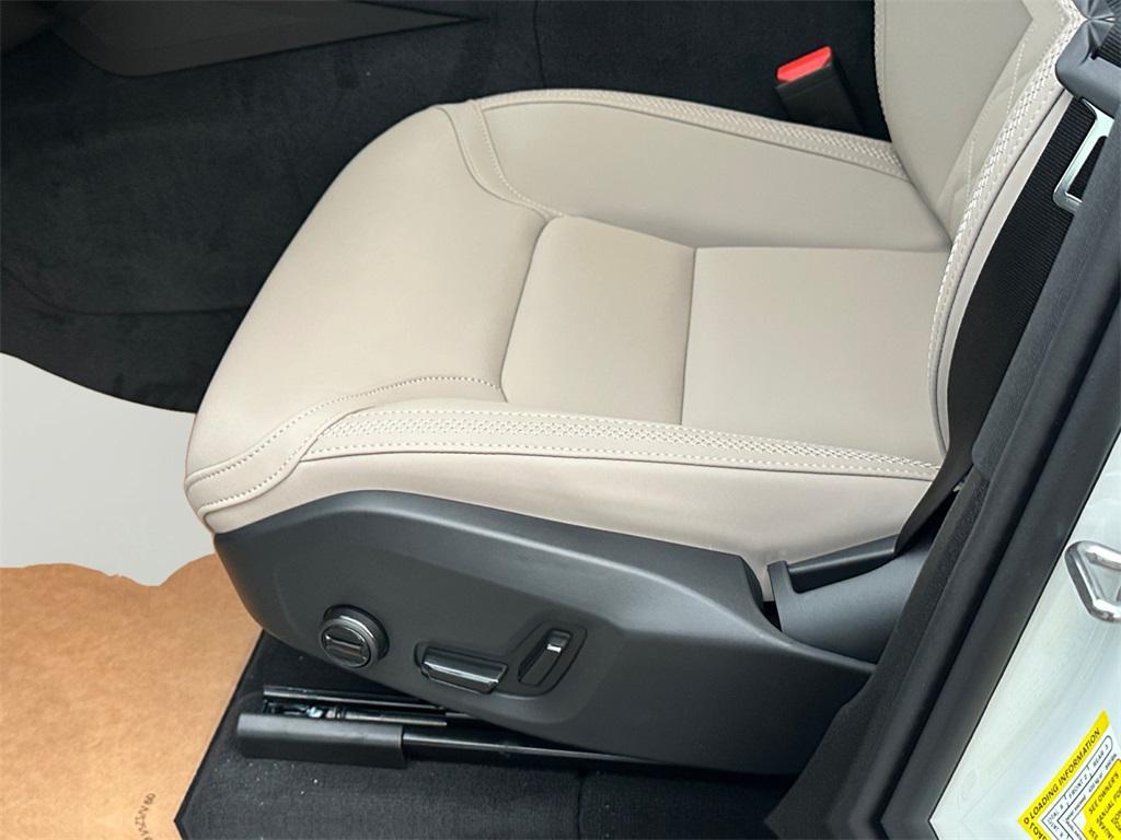 new 2026 Volvo XC60 car, priced at $47,995
