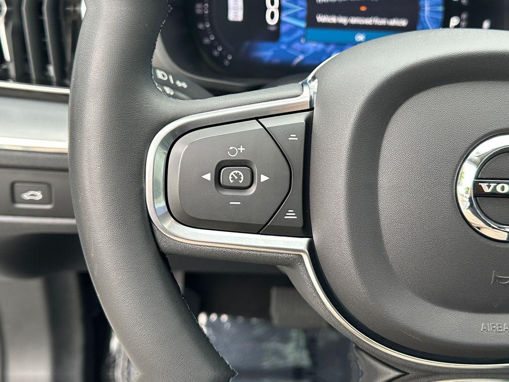 used 2023 Volvo XC60 car, priced at $31,689