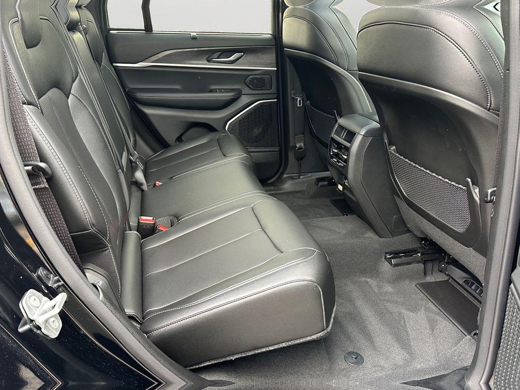 used 2024 Jeep Grand Cherokee car, priced at $36,489