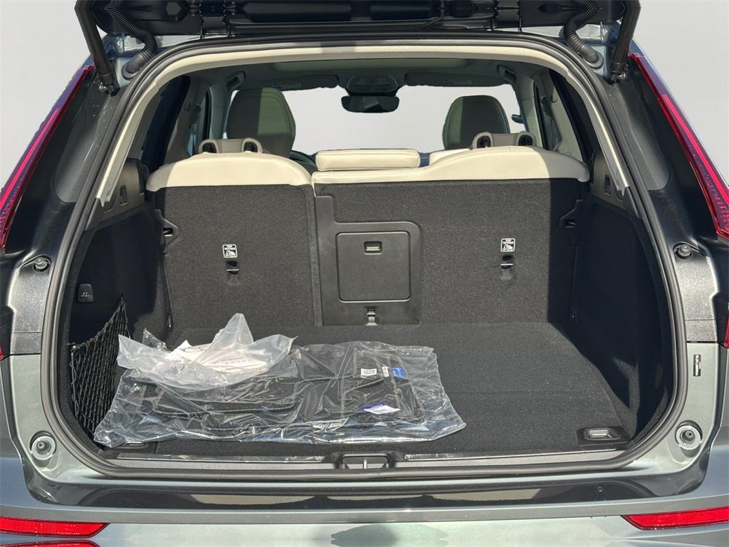 new 2026 Volvo XC60 Plug-In Hybrid car, priced at $71,595