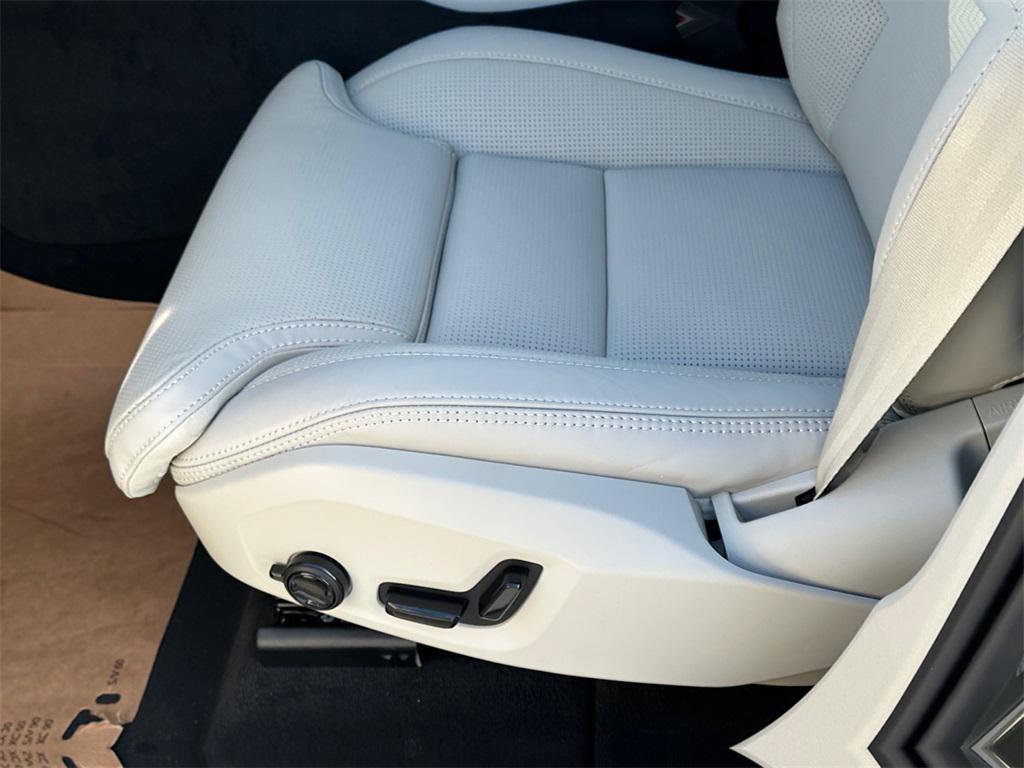 new 2026 Volvo XC60 Plug-In Hybrid car, priced at $71,595