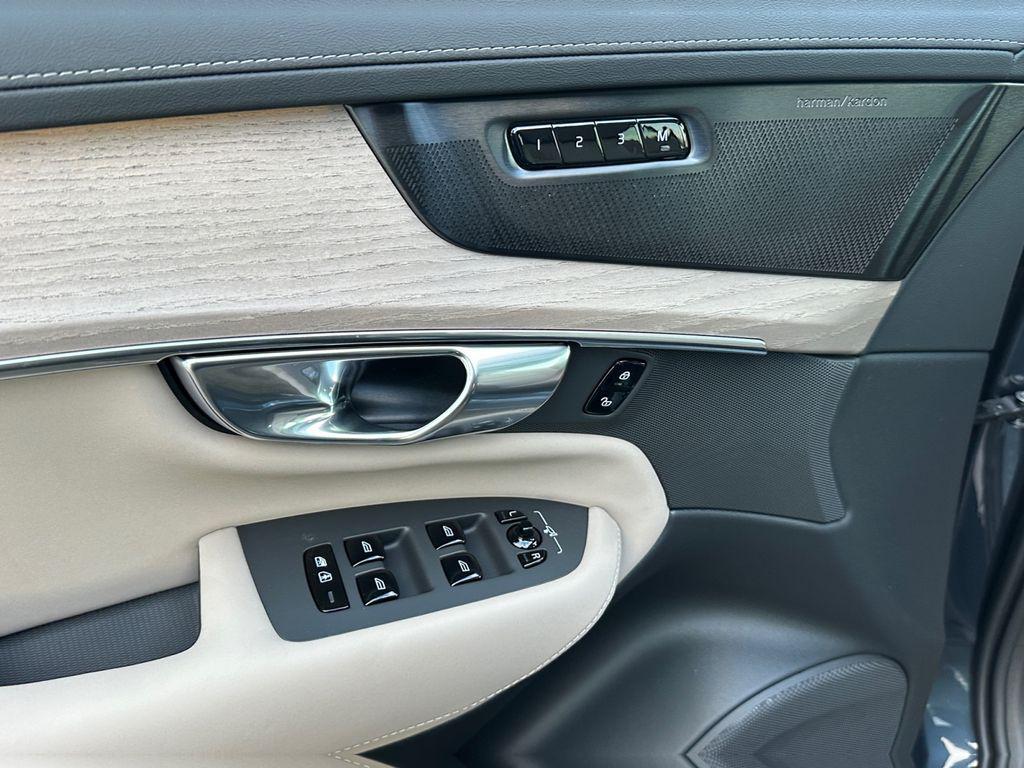 new 2026 Volvo XC90 Plug-In Hybrid car, priced at $83,795