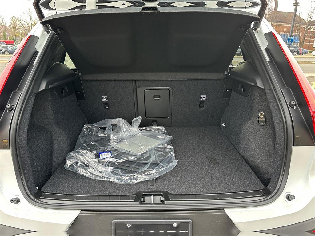 new 2026 Volvo XC40 car