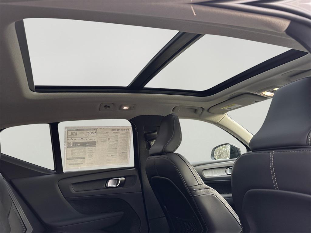 new 2026 Volvo XC40 car