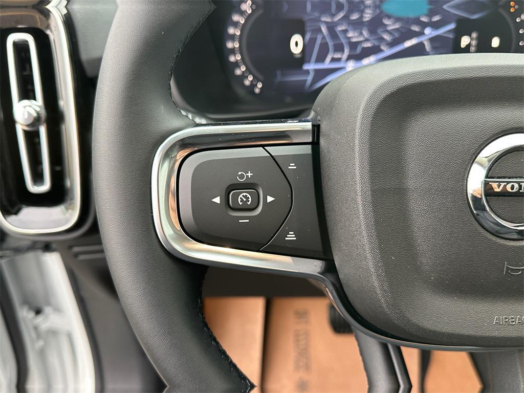 new 2026 Volvo XC40 car