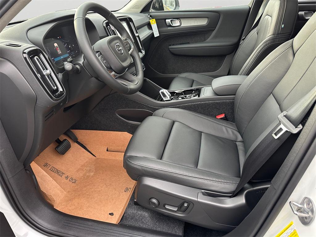 new 2026 Volvo XC40 car