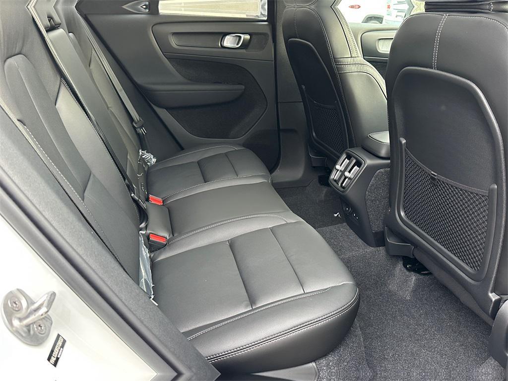 new 2026 Volvo XC40 car