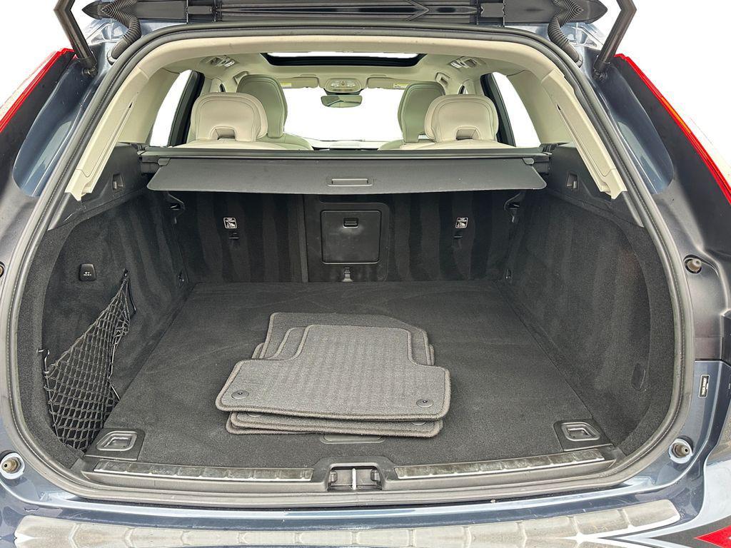 used 2022 Volvo XC60 car, priced at $32,300