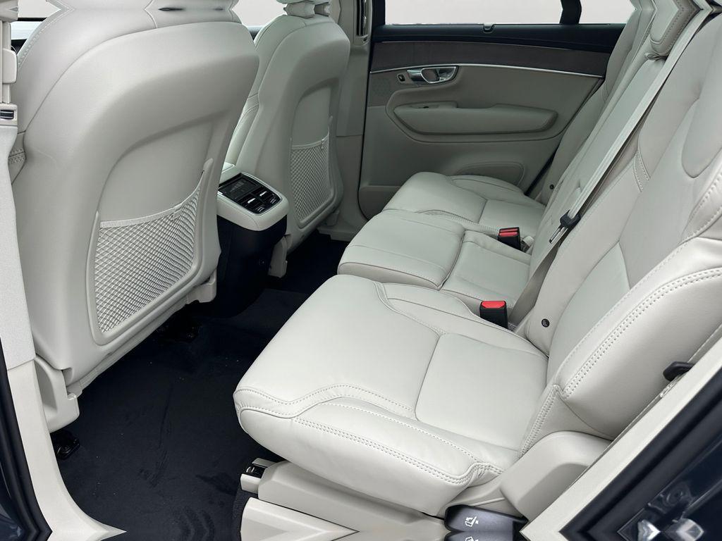 new 2026 Volvo XC90 car, priced at $75,319
