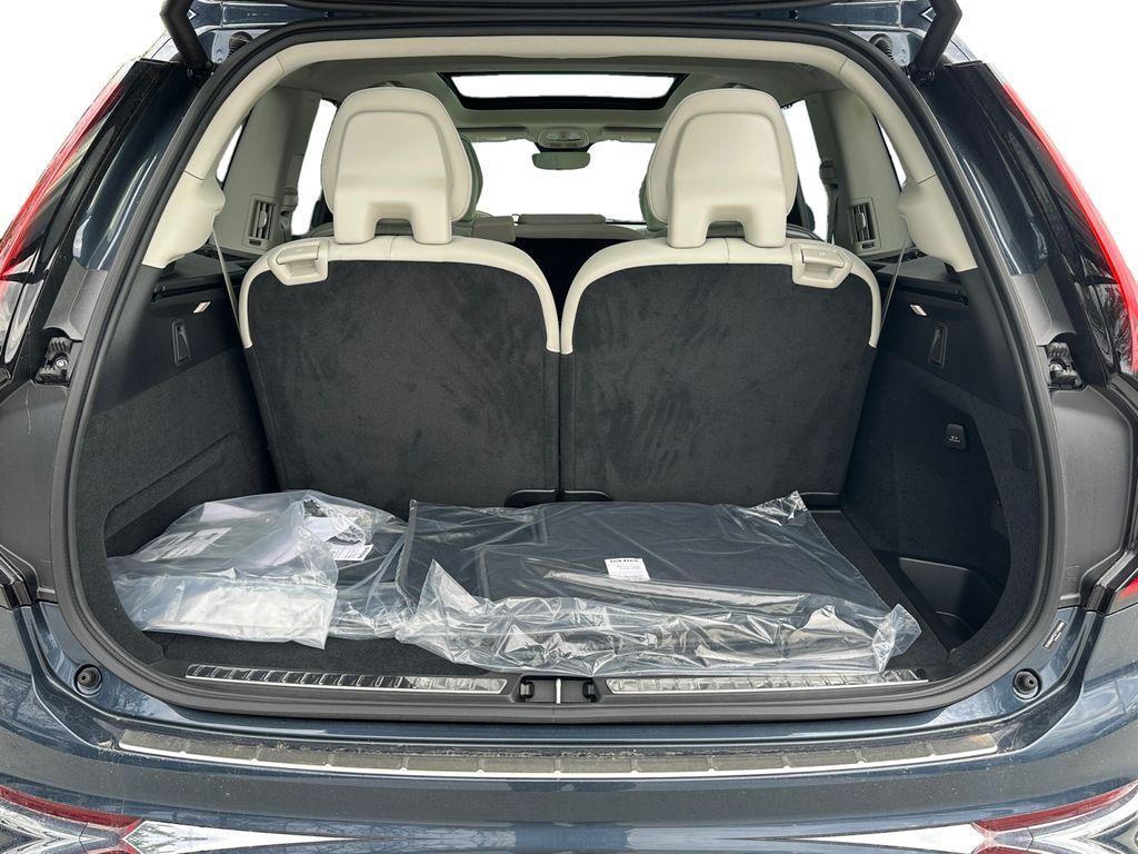 new 2026 Volvo XC90 car, priced at $75,319