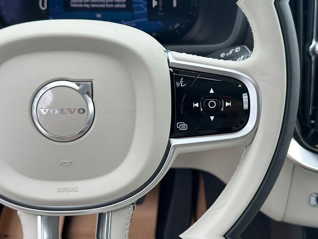 new 2026 Volvo XC90 car, priced at $75,319