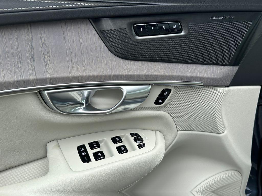 new 2026 Volvo XC90 car, priced at $75,319
