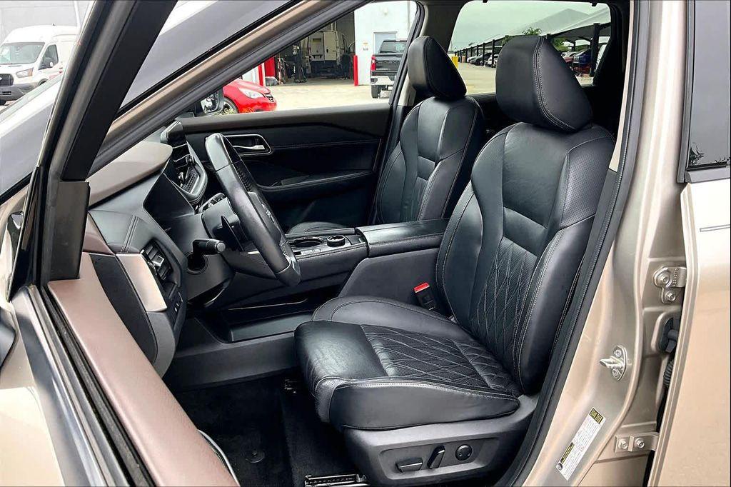 used 2023 Nissan Rogue car, priced at $29,992