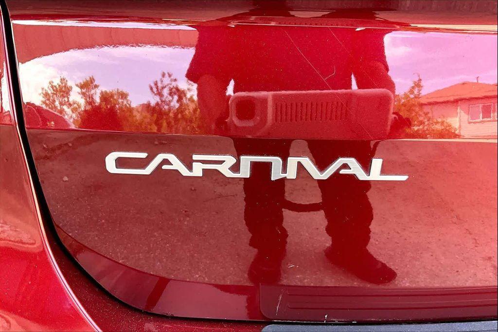 used 2024 Kia Carnival car, priced at $39,215