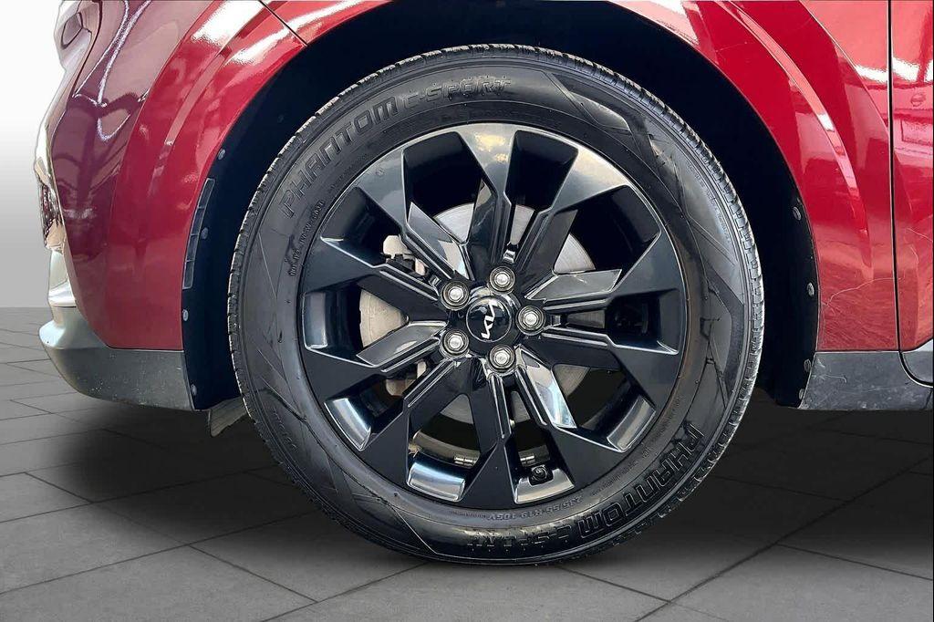 used 2024 Kia Carnival car, priced at $39,215