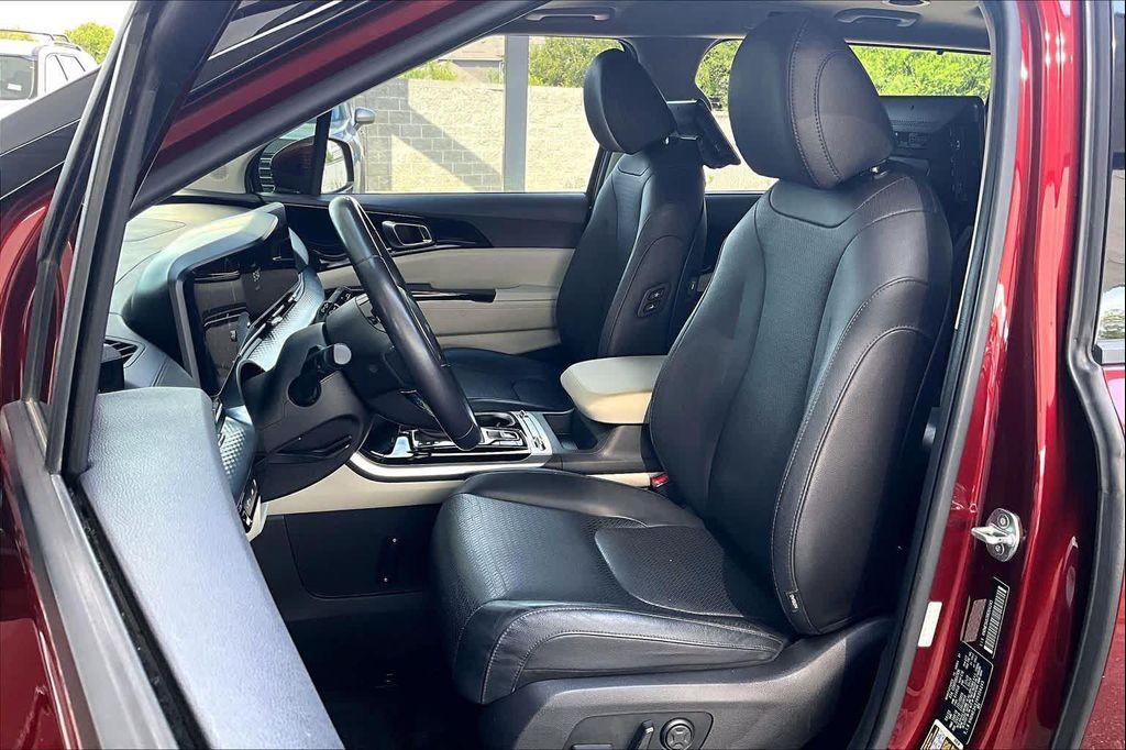 used 2024 Kia Carnival car, priced at $39,215