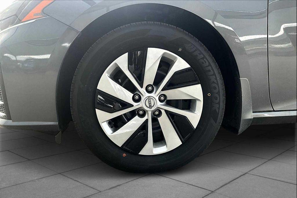 new 2025 Nissan Altima car, priced at $26,833