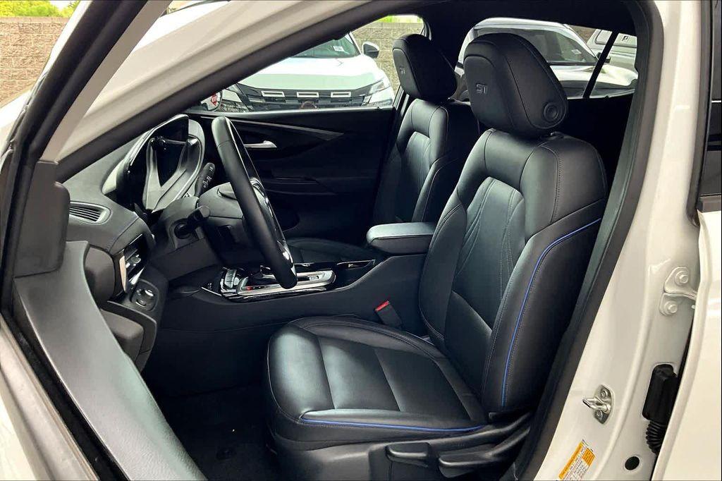 used 2024 Buick Envista car, priced at $23,644