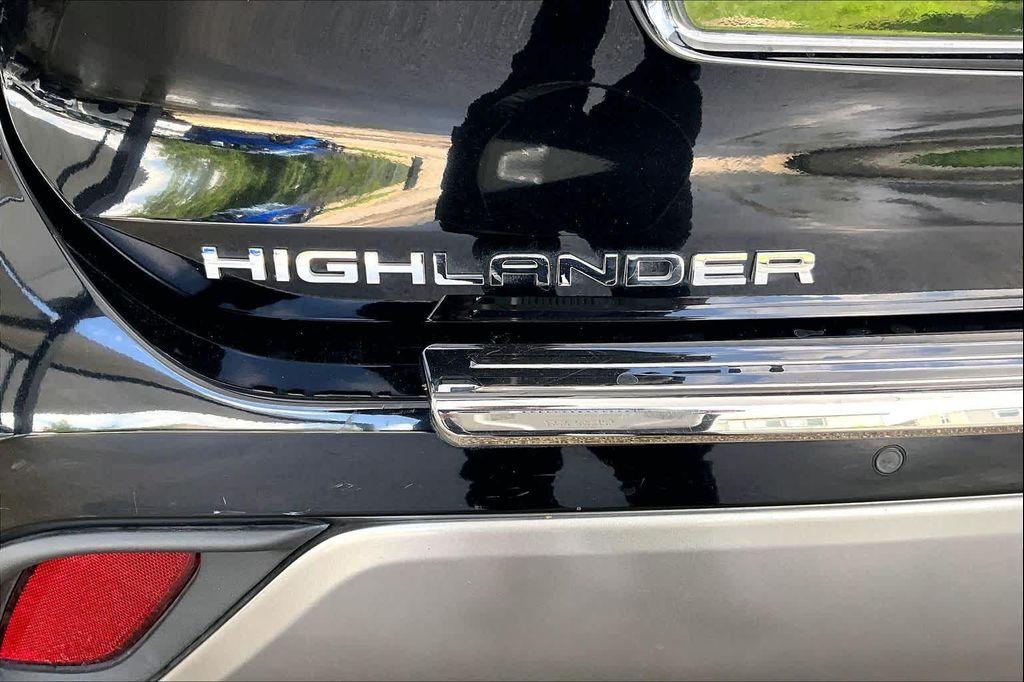 used 2023 Toyota Highlander car, priced at $42,440