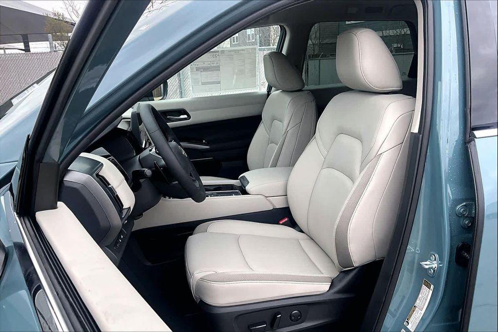 new 2026 Nissan Pathfinder car, priced at $45,560