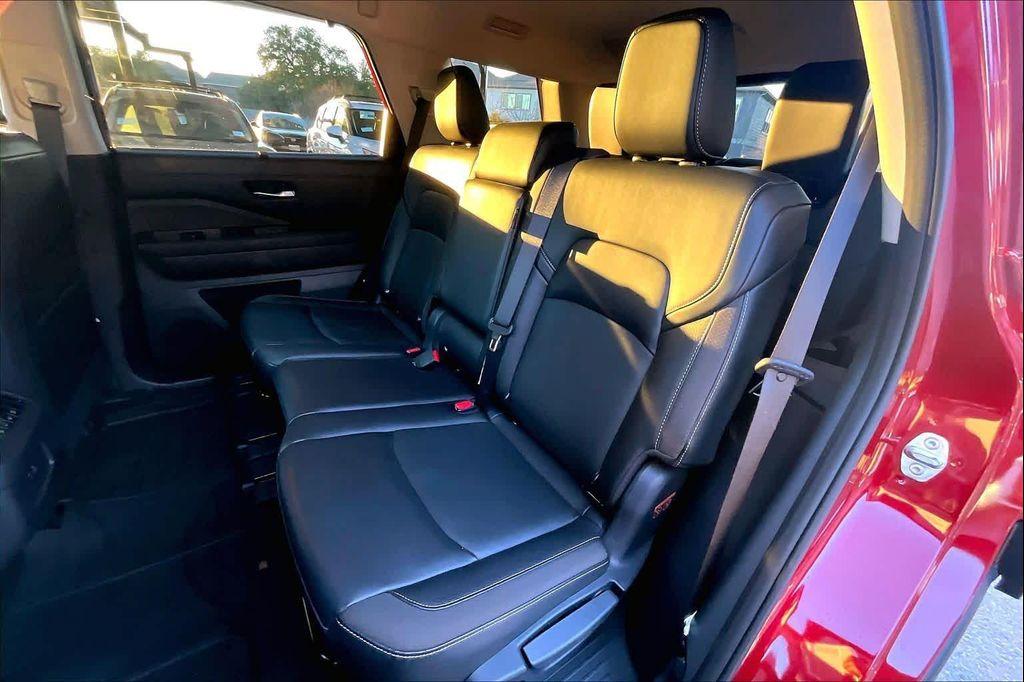 used 2023 Nissan Pathfinder car, priced at $28,998