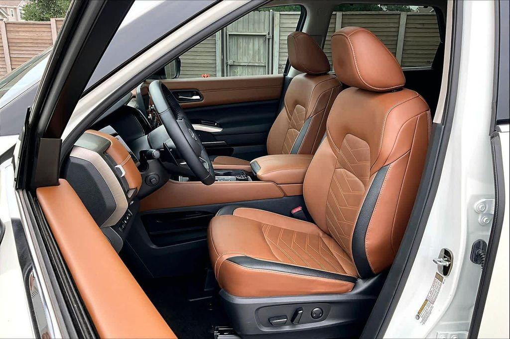 used 2023 Nissan Pathfinder car, priced at $41,924