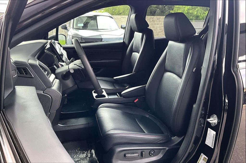 used 2024 Honda Odyssey car, priced at $36,946