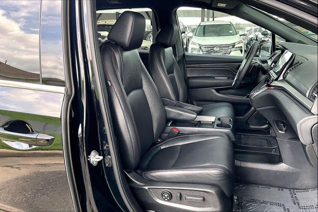 used 2024 Honda Odyssey car, priced at $36,946