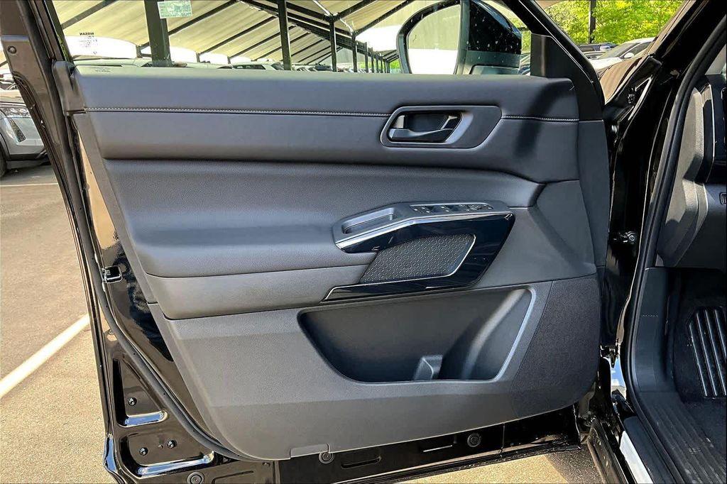 new 2026 Nissan Pathfinder car, priced at $39,285