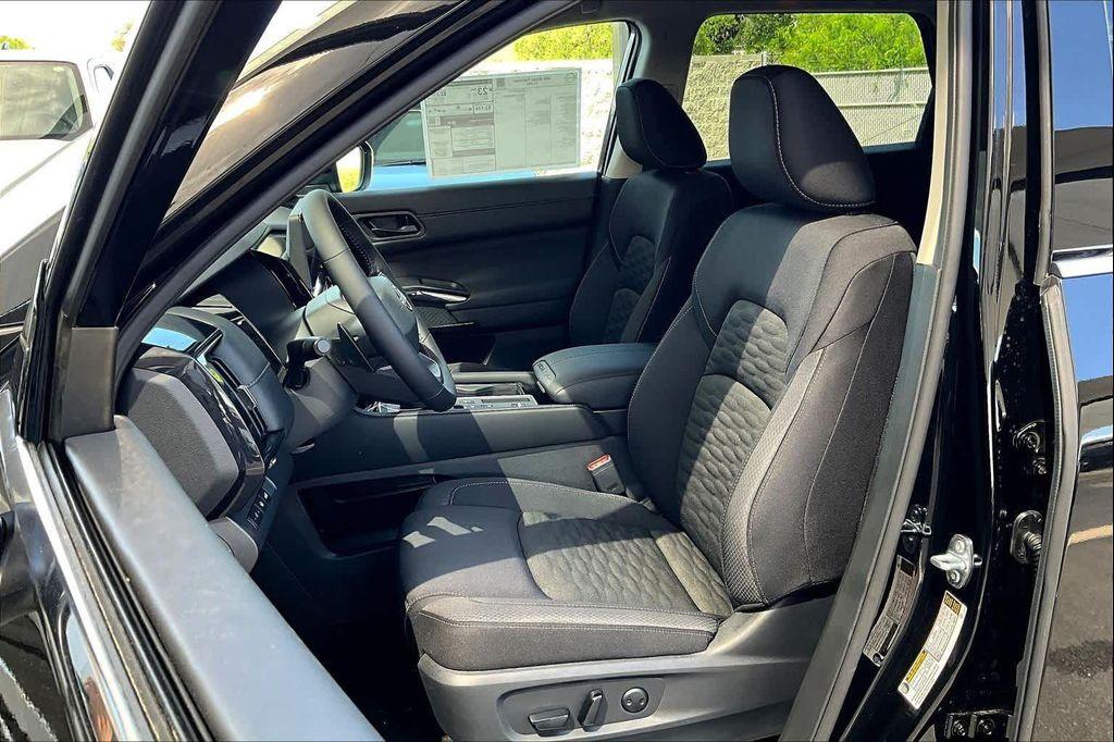 new 2026 Nissan Pathfinder car, priced at $39,285
