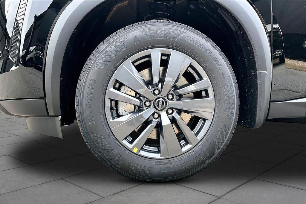 new 2026 Nissan Pathfinder car, priced at $39,665
