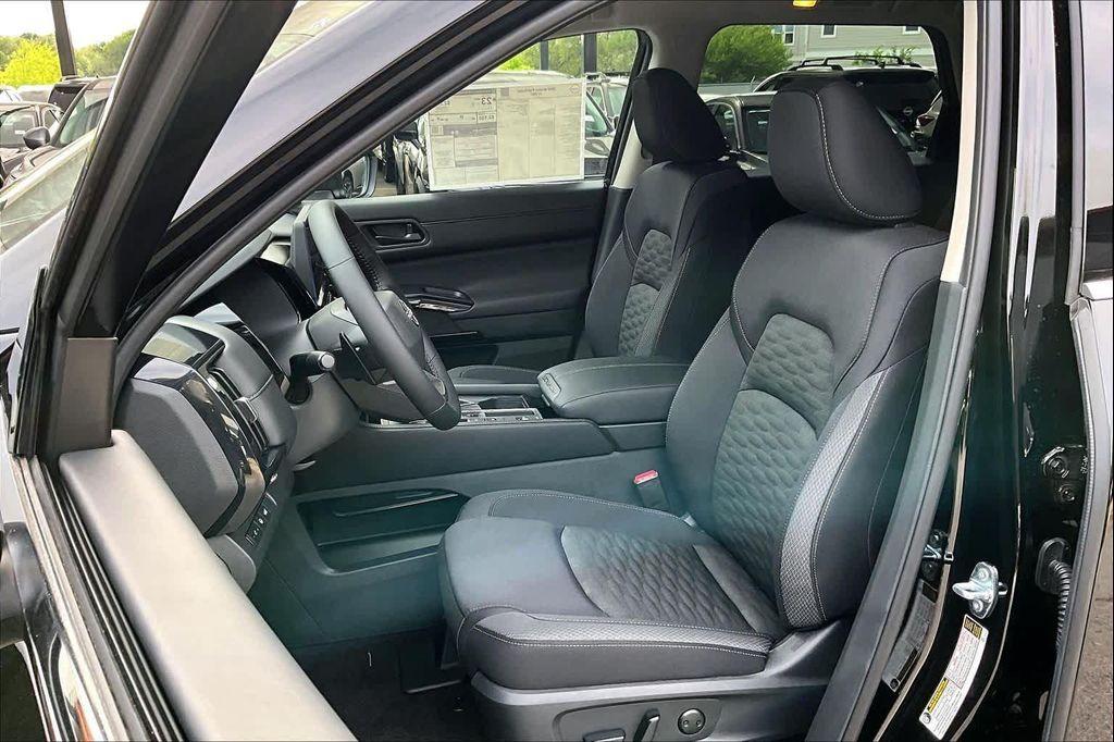 new 2026 Nissan Pathfinder car, priced at $39,665