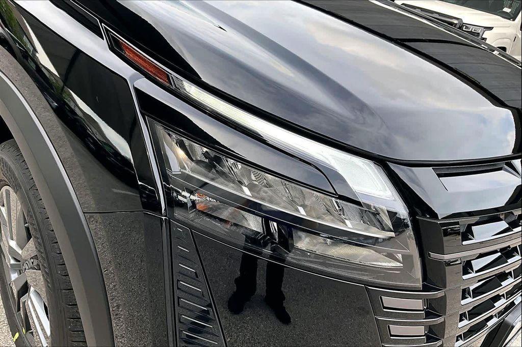 new 2026 Nissan Pathfinder car, priced at $39,665