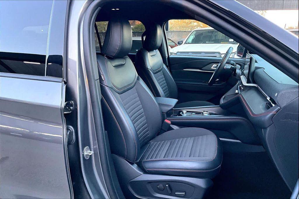 used 2025 Ford Explorer car, priced at $34,979