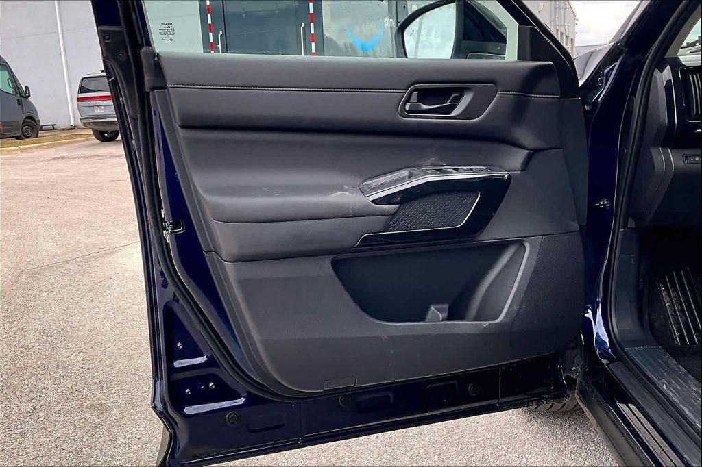 new 2026 Nissan Pathfinder car, priced at $39,235