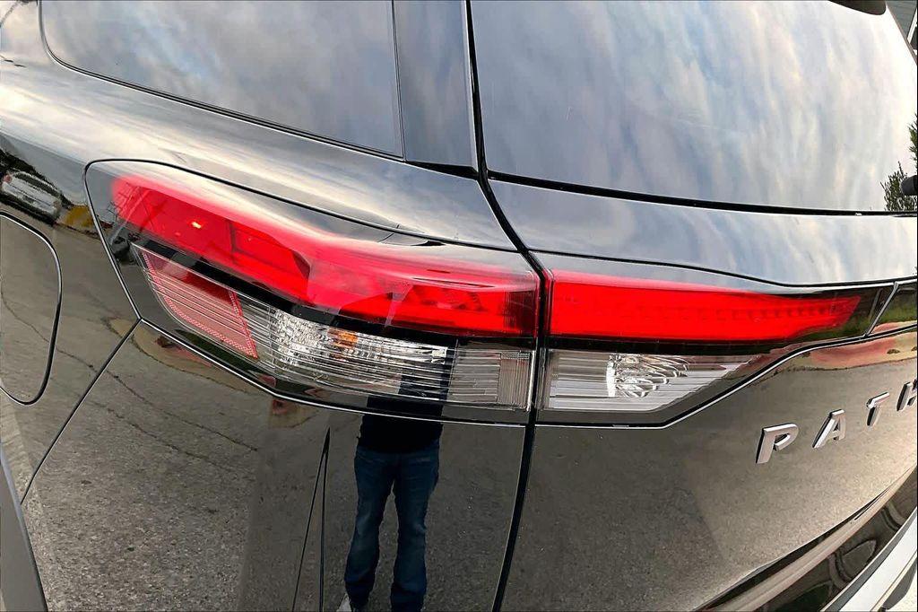 new 2026 Nissan Pathfinder car, priced at $43,450