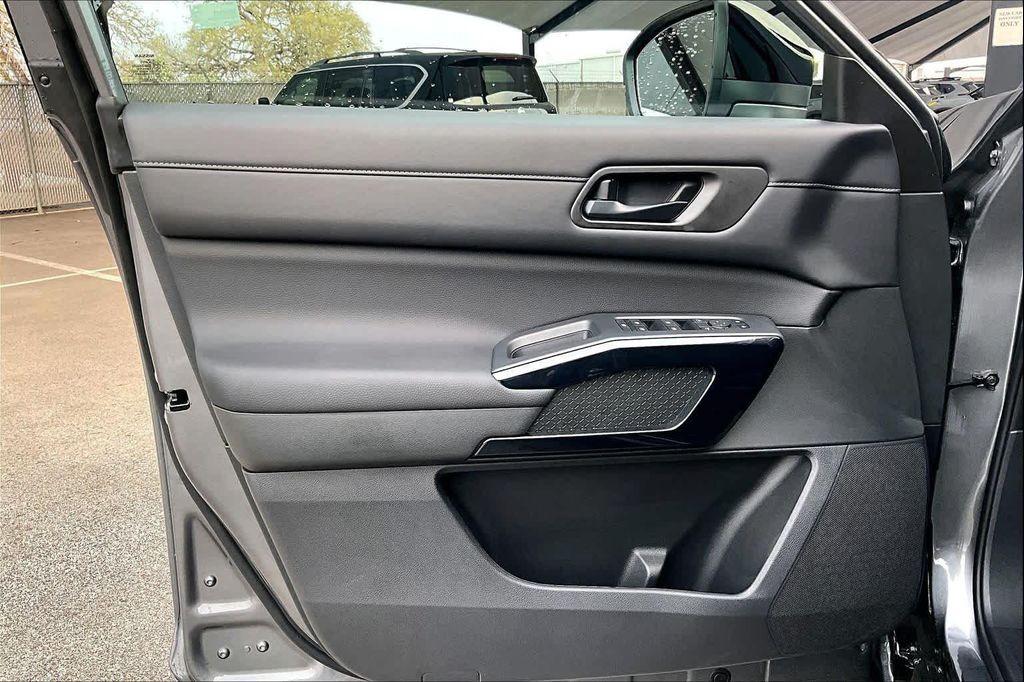 new 2026 Nissan Pathfinder car, priced at $39,615