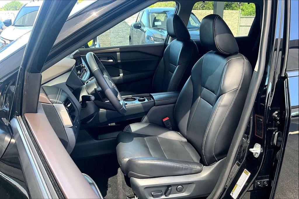 used 2023 Nissan Rogue car, priced at $25,998