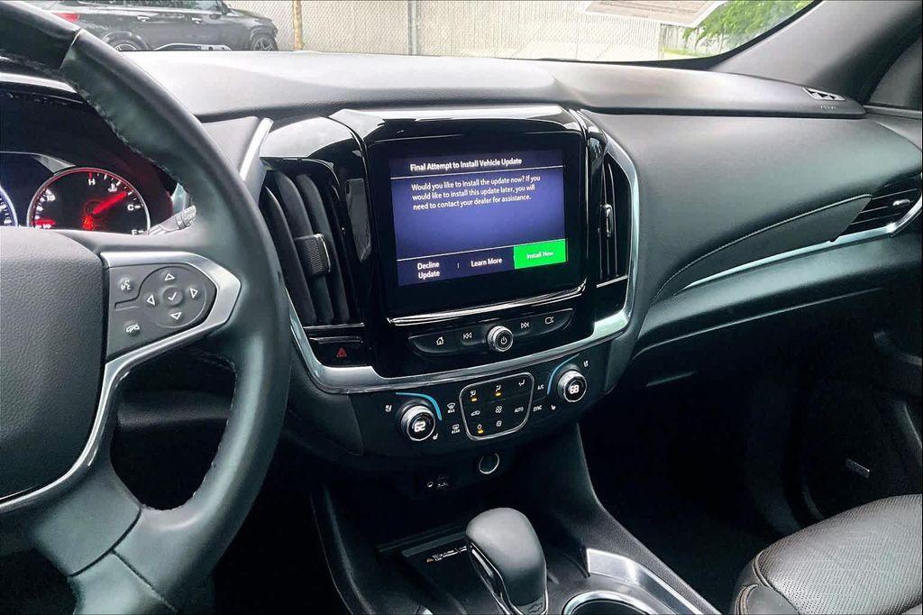 used 2023 Chevrolet Traverse car, priced at $34,401