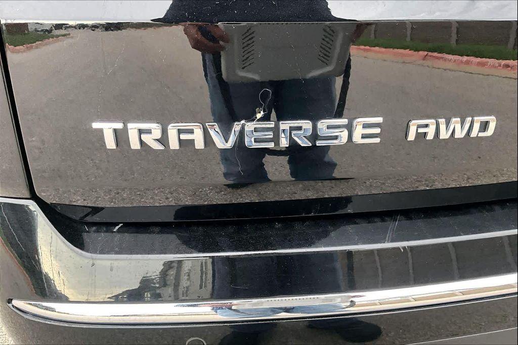 used 2023 Chevrolet Traverse car, priced at $34,401